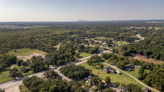 2000 Dowdy Ferry Road, Dallas, TX 75217