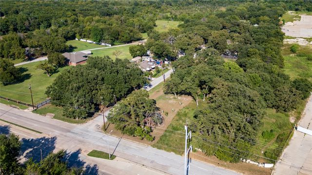 2000 Dowdy Ferry Road, Dallas, TX 75217