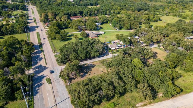 2000 Dowdy Ferry Road, Dallas, TX 75217