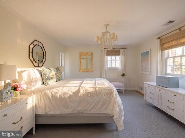 5303 DUVALL DR, Bethesda, MD 20816