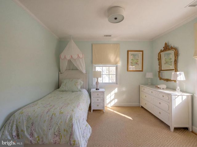 5303 DUVALL DR, Bethesda, MD 20816