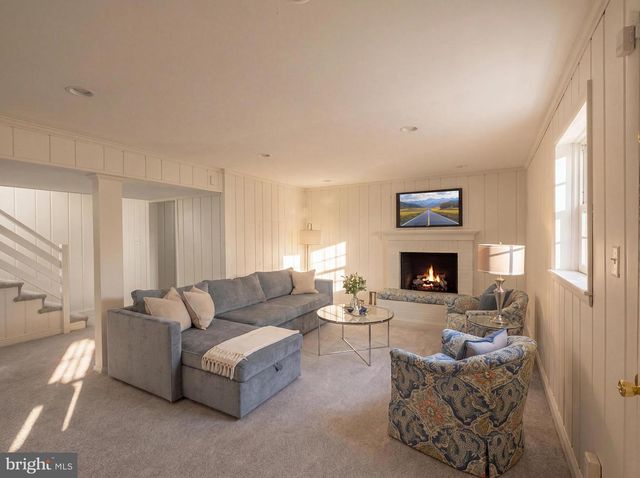5303 DUVALL DR, Bethesda, MD 20816