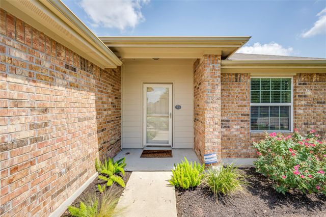 109 Mollie DR, Hutto, TX 78634