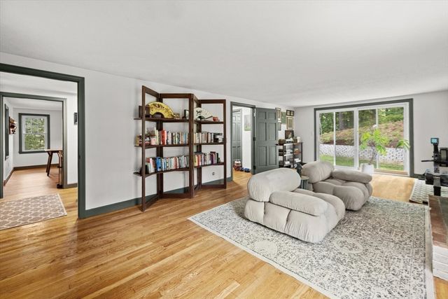 10 Flint Locke Dr, Duxbury, MA 02332