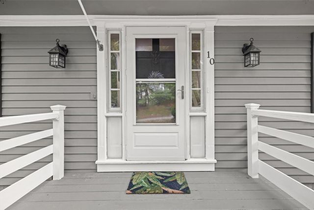 10 Flint Locke Dr, Duxbury, MA 02332