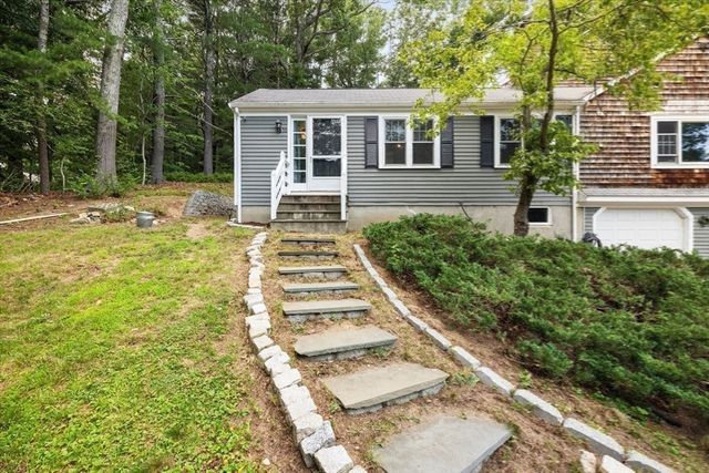 10 Flint Locke Dr, Duxbury, MA 02332