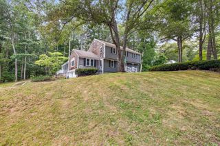 10 Flint Locke Dr, Duxbury, MA 02332