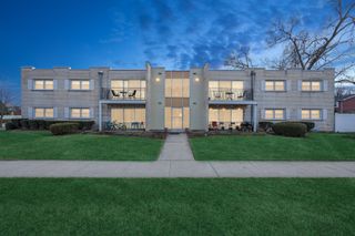 18310 Cherry Creek Drive 3, Homewood, IL 60430
