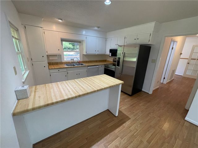 485 Mountain Rest Lake Road, Mountain Rest, SC 29664