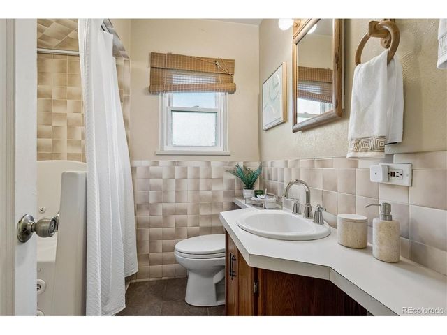 3912 S Cherokee St, Englewood, CO 80110