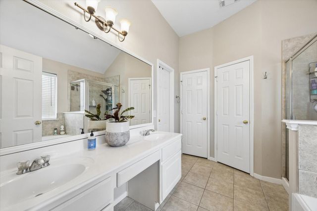 608 Brad Court, Webster, TX 77598