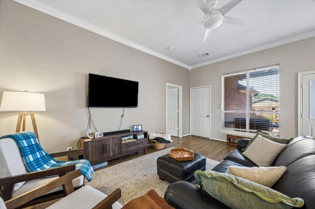 608 Brad Court, Webster, TX 77598