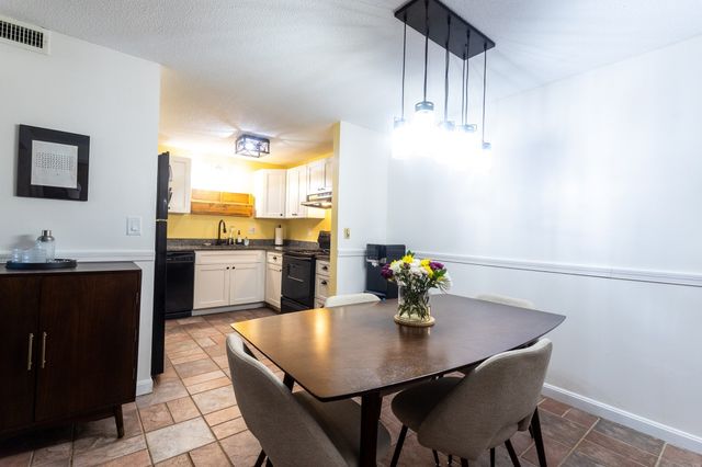 25 Eagle 3, Brockton, MA 02301