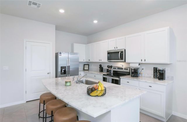17645 CRESCENT MOON LOOP, Bradenton, FL 34211