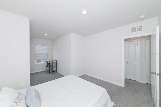 17645 CRESCENT MOON LOOP, Bradenton, FL 34211