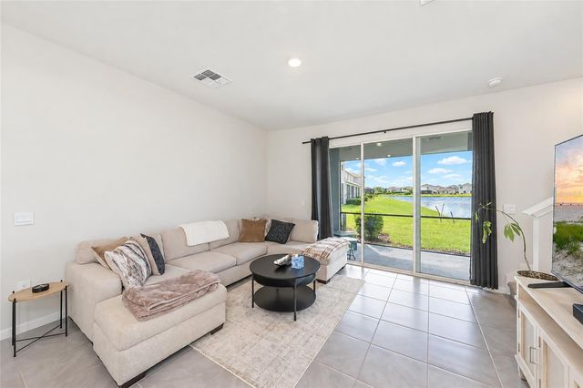 17645 CRESCENT MOON LOOP, Bradenton, FL 34211