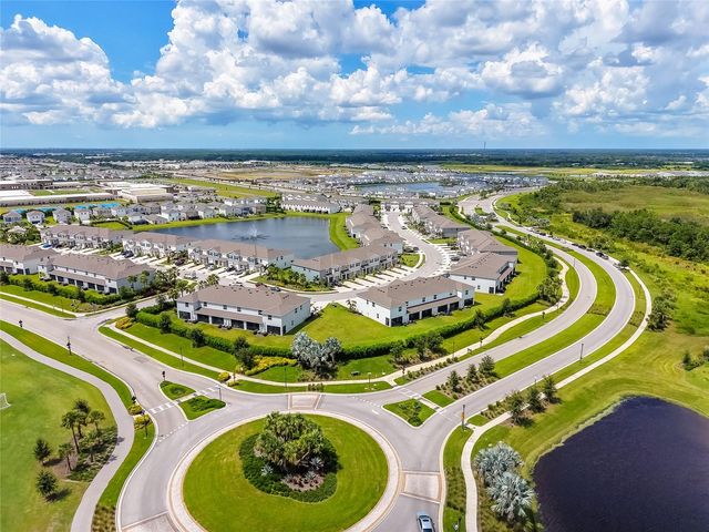 17645 CRESCENT MOON LOOP, Bradenton, FL 34211