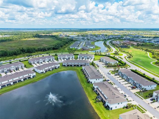 17645 CRESCENT MOON LOOP, Bradenton, FL 34211