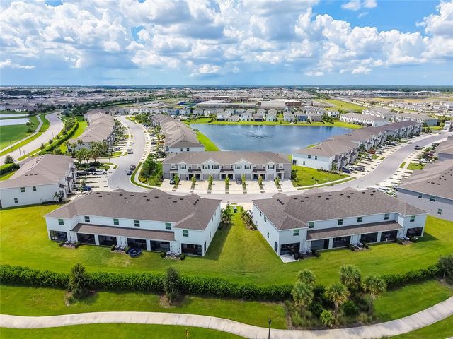 17645 CRESCENT MOON LOOP, Bradenton, FL 34211