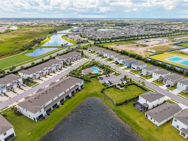 17645 CRESCENT MOON LOOP, Bradenton, FL 34211