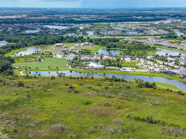 17645 CRESCENT MOON LOOP, Bradenton, FL 34211