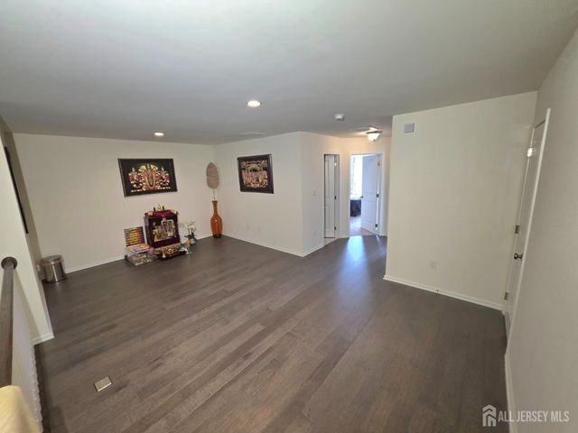 27 Wisteria Court, Monroe, NJ 08831
