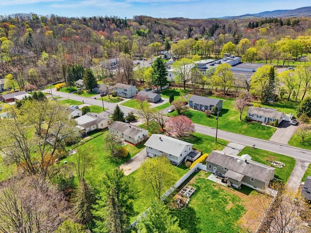 12 Reservoir Road, Highland, NY 12528