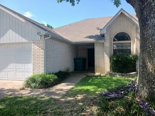 231 HIGH POINTE Lane, Cedar Hill, TX 75104