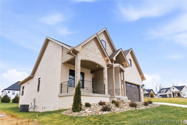 711 Lillian Way, Jeffersonville, IN 47130