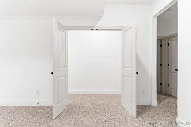 711 Lillian Way, Jeffersonville, IN 47130