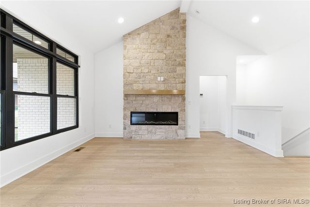 711 Lillian Way, Jeffersonville, IN 47130