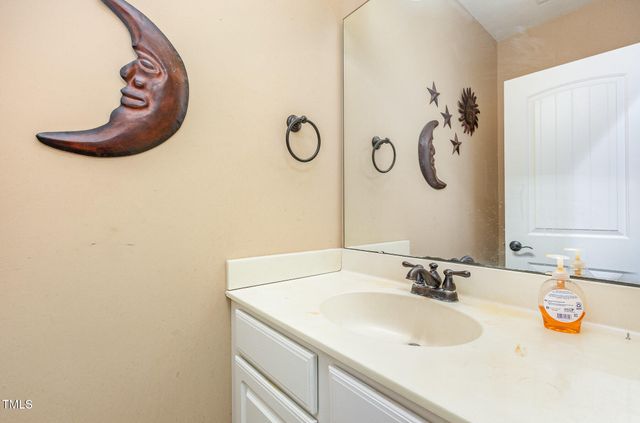 3304 Black Stallion Court, Zebulon, NC 27597