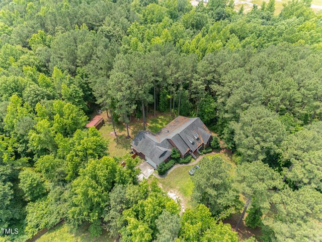 3304 Black Stallion Court, Zebulon, NC 27597