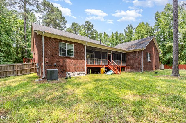 3304 Black Stallion Court, Zebulon, NC 27597