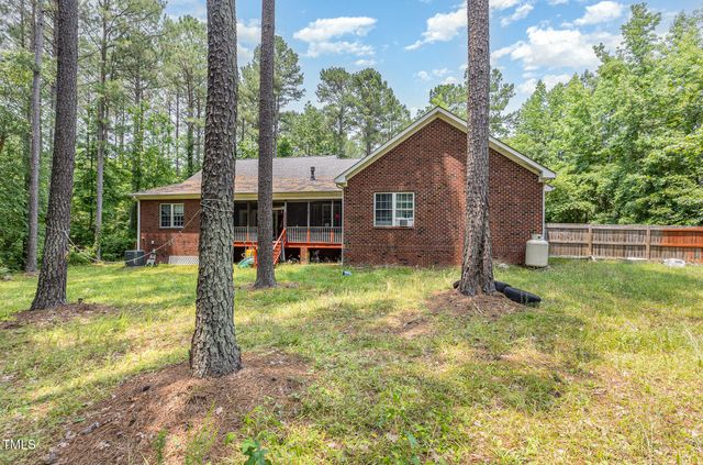 3304 Black Stallion Court, Zebulon, NC 27597