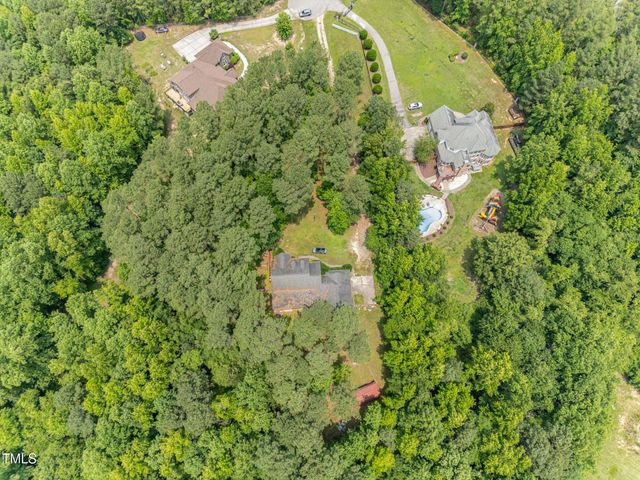 3304 Black Stallion Court, Zebulon, NC 27597