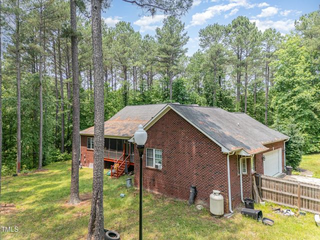 3304 Black Stallion Court, Zebulon, NC 27597