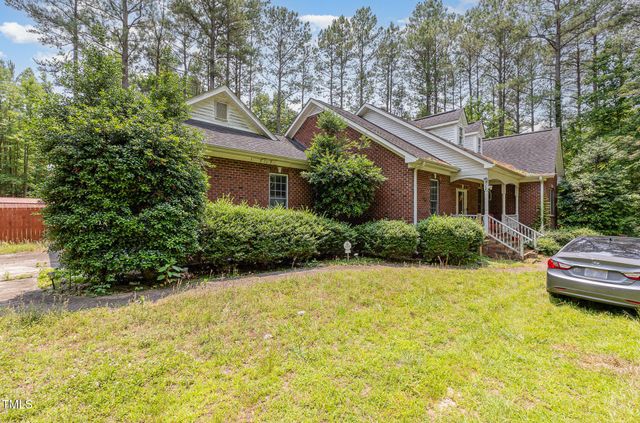 3304 Black Stallion Court, Zebulon, NC 27597