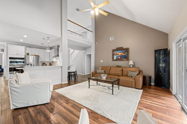 59 N Bluff Creek Circle, The Woodlands, TX 77382