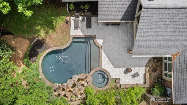 59 N Bluff Creek Circle, The Woodlands, TX 77382