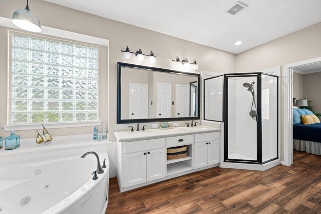 59 N Bluff Creek Circle, The Woodlands, TX 77382