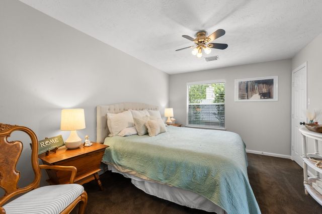 59 N Bluff Creek Circle, The Woodlands, TX 77382