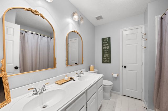 59 N Bluff Creek Circle, The Woodlands, TX 77382
