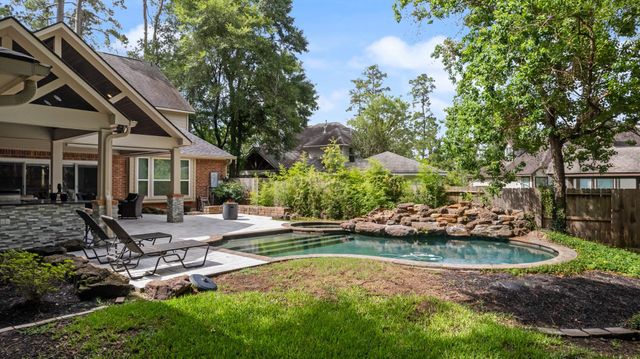 59 N Bluff Creek Circle, The Woodlands, TX 77382