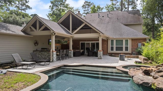 59 N Bluff Creek Circle, The Woodlands, TX 77382
