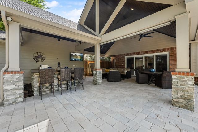 59 N Bluff Creek Circle, The Woodlands, TX 77382