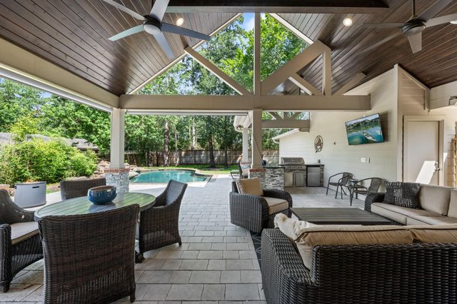 59 N Bluff Creek Circle, The Woodlands, TX 77382