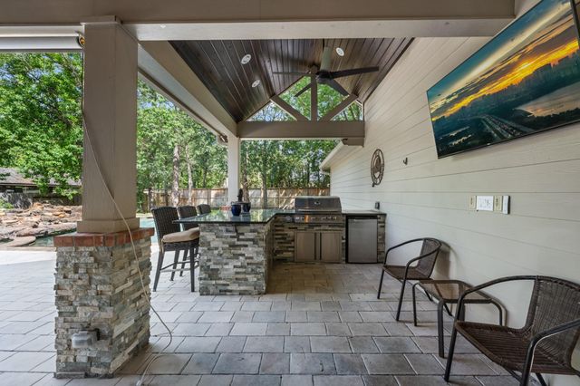 59 N Bluff Creek Circle, The Woodlands, TX 77382