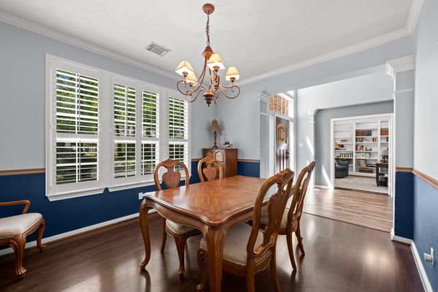 59 N Bluff Creek Circle, The Woodlands, TX 77382