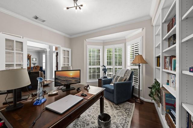 59 N Bluff Creek Circle, The Woodlands, TX 77382